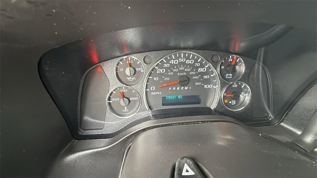 Used 2024 Chevrolet Express 2500 w/ Driver Convenience Package image 19
