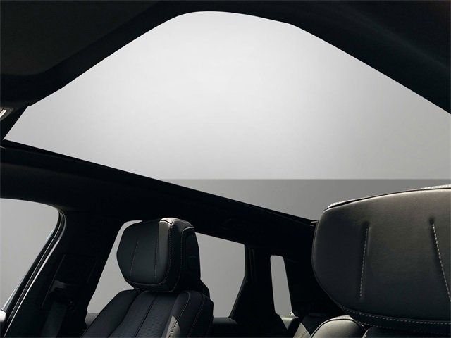 Used 2025 Cadillac Lyriq Luxury image 9