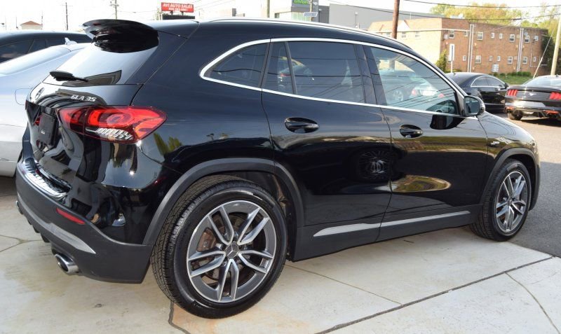 Used 2022 Mercedes-Benz GLA 35 AMG 4MATIC image 13