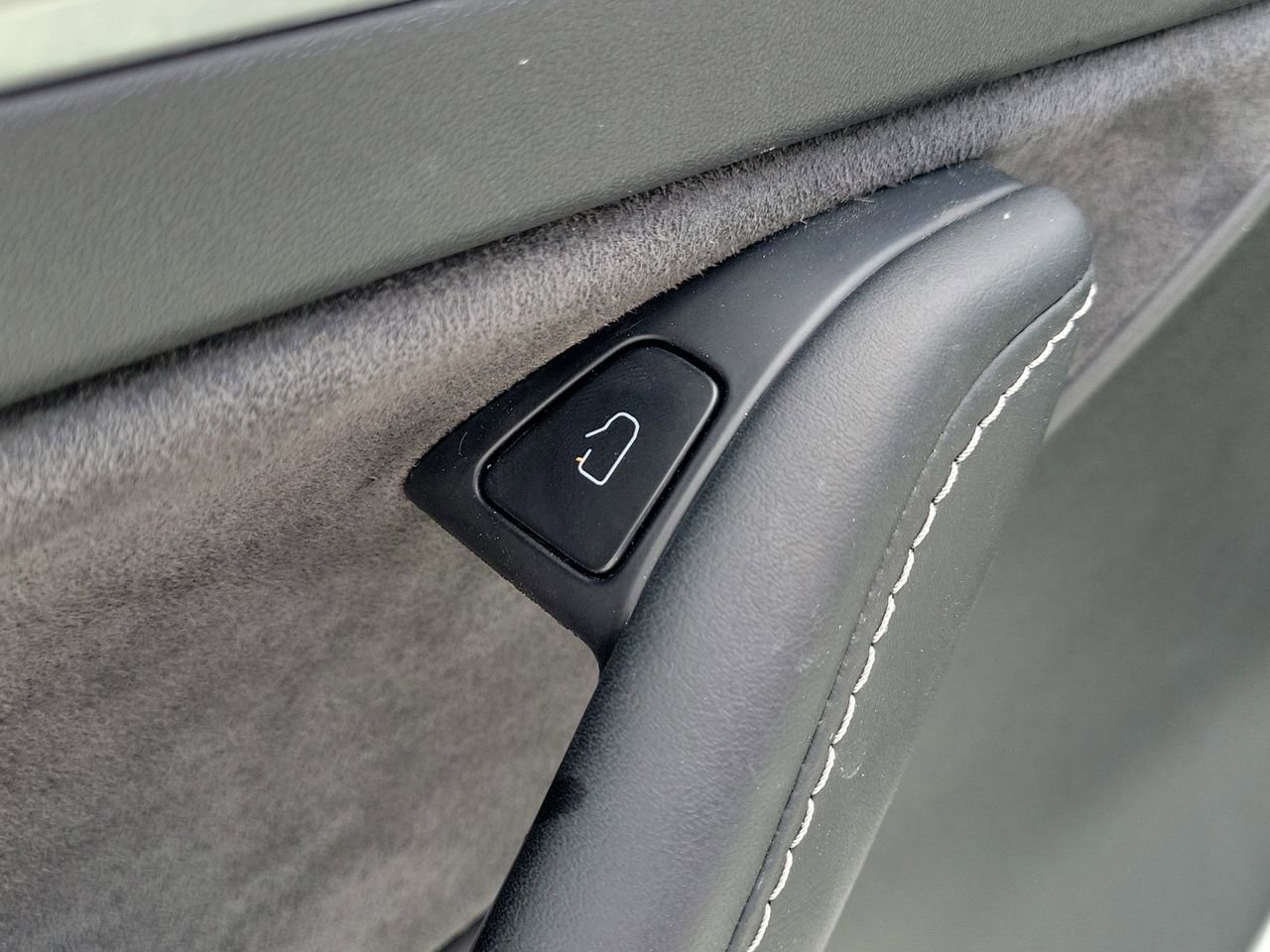 Used 2022 Tesla Model Y Performance image 27