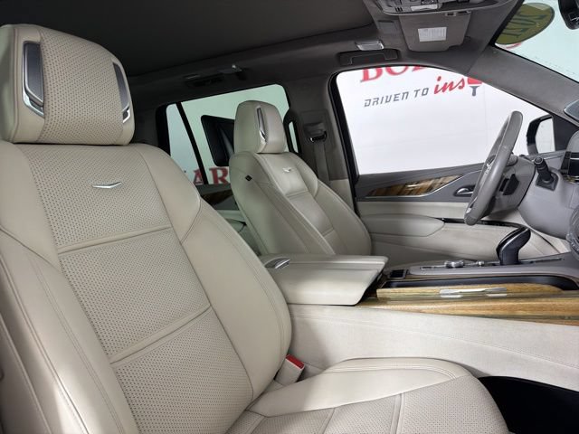 Used 2021 Cadillac Escalade Premium Luxury Platinum AWD/4WD image 16