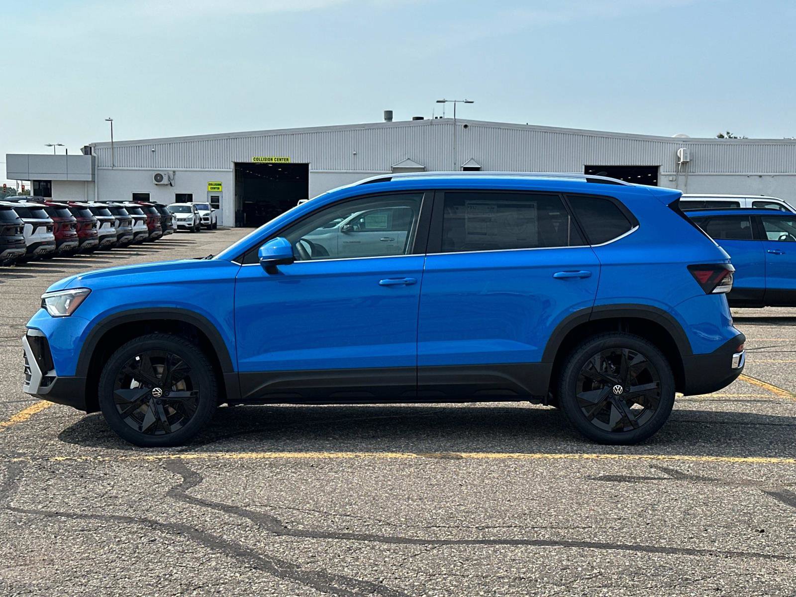 New 2025 Volkswagen Taos SE image 2