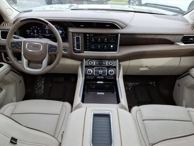 Used 2023 GMC Yukon Denali w/ Advanced Technology Package AWD/4WD image 20