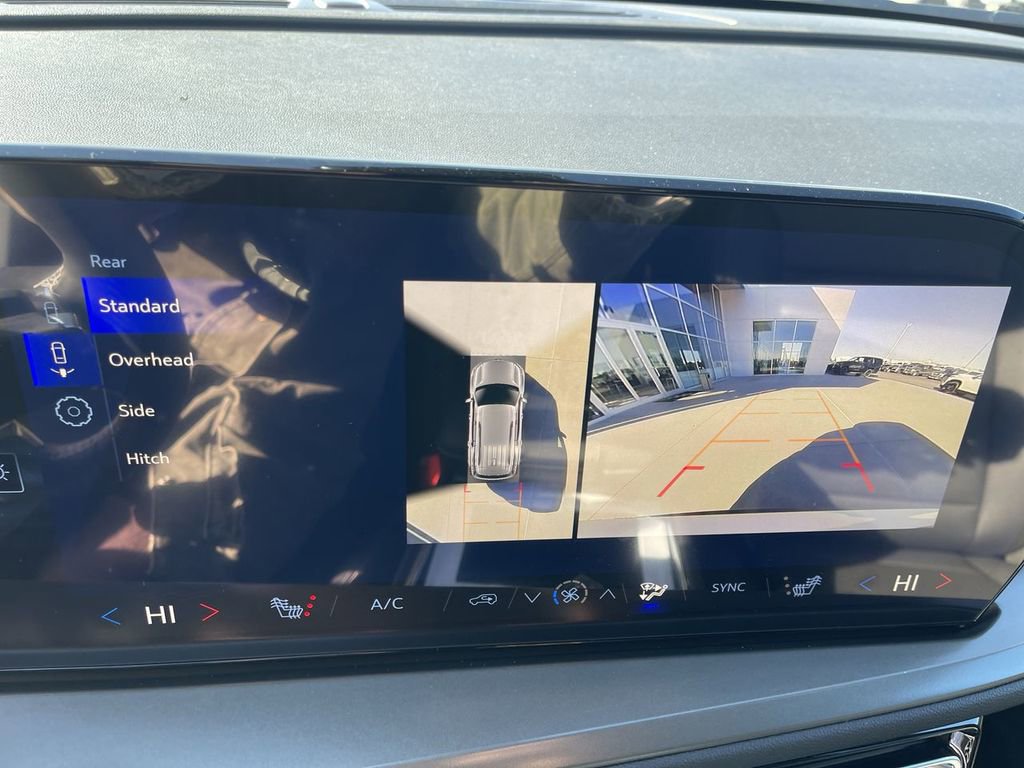 New 2026 Chevrolet Traverse LT w/ Driver Confidence Package image 17