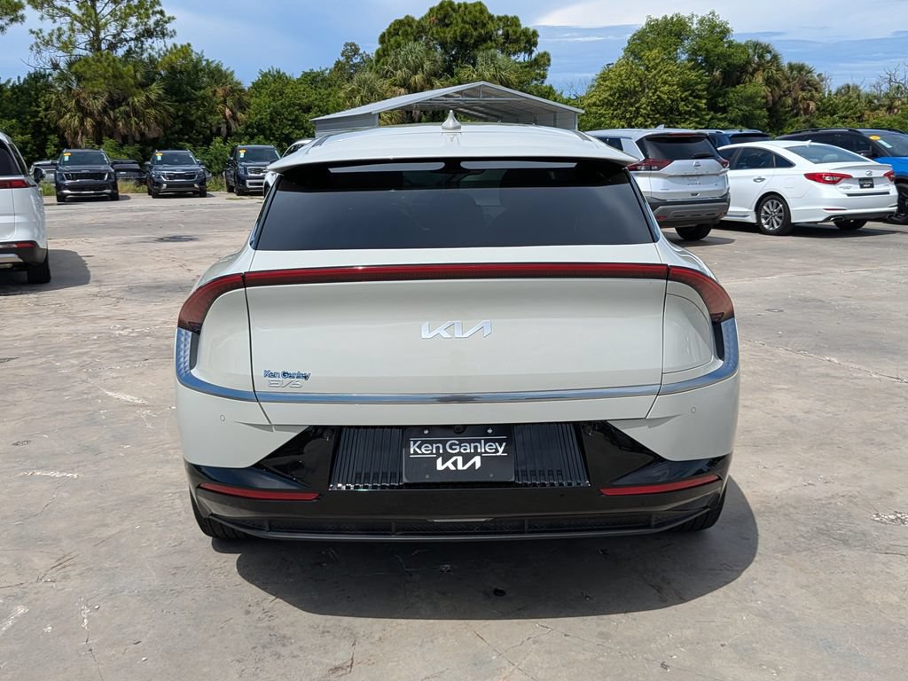 Certified 2024 Kia EV6 Wind w/ Wind Technology Package RWD image 7