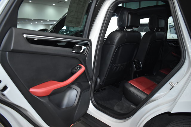 Used 2022 Porsche Macan S image 30
