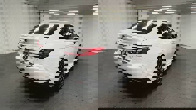 Used 2025 Toyota Camry SE image 8