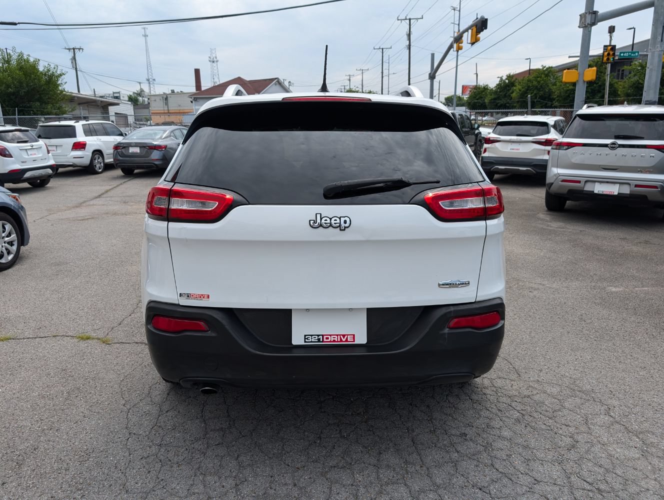 Used 2014 Jeep Cherokee Latitude FWD image 7