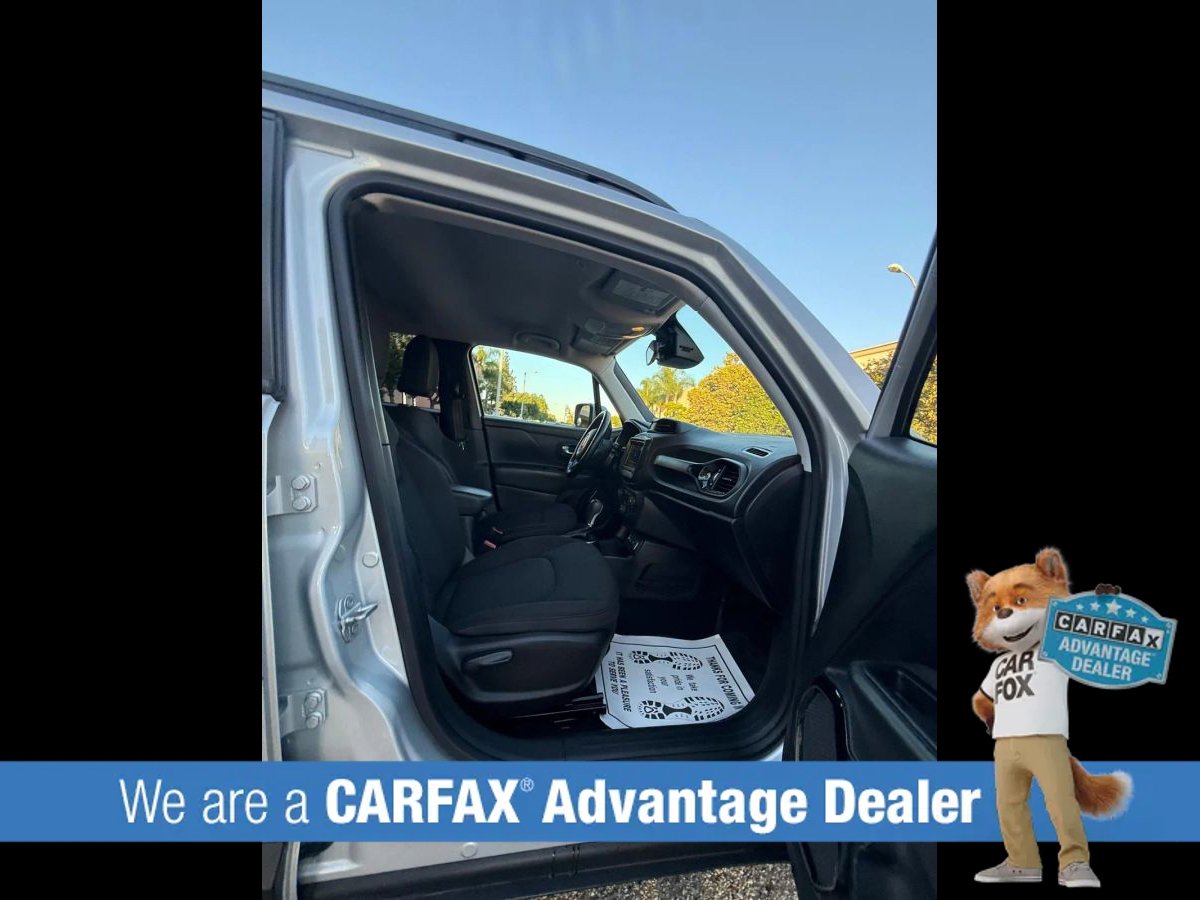 Used 2018 Jeep Renegade Altitude FWD image 10