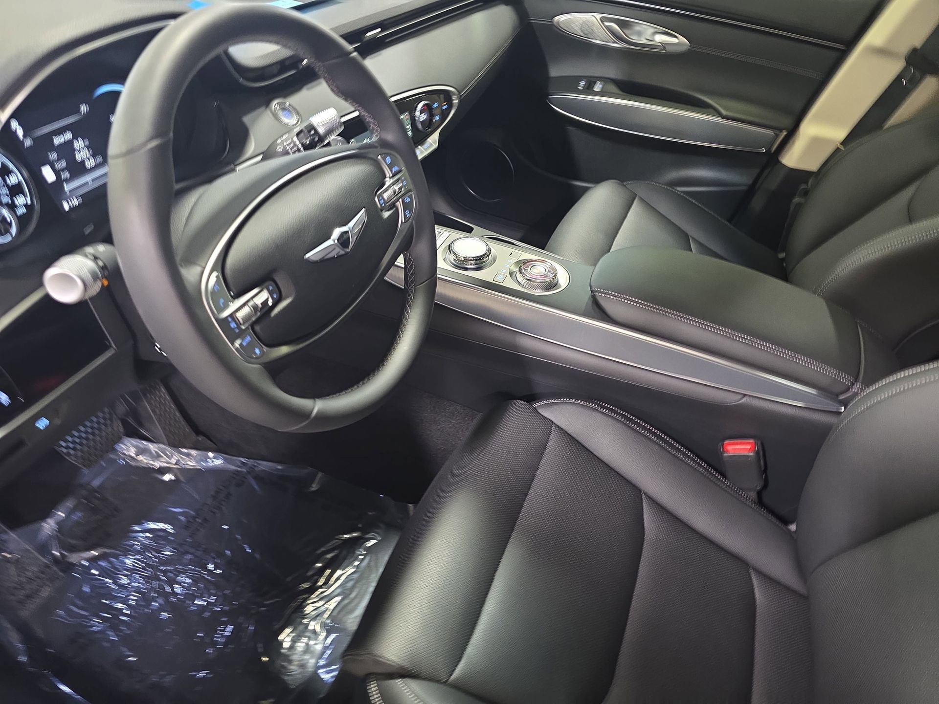 Used 2025 Genesis GV70 2.5T w/ Select Package image 16