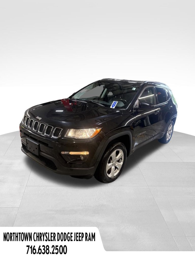Used 2018 Jeep Compass Latitude AWD/4WD image 1