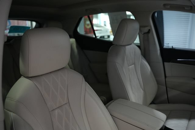 Used 2023 Buick Envision Avenir AWD/4WD image 23