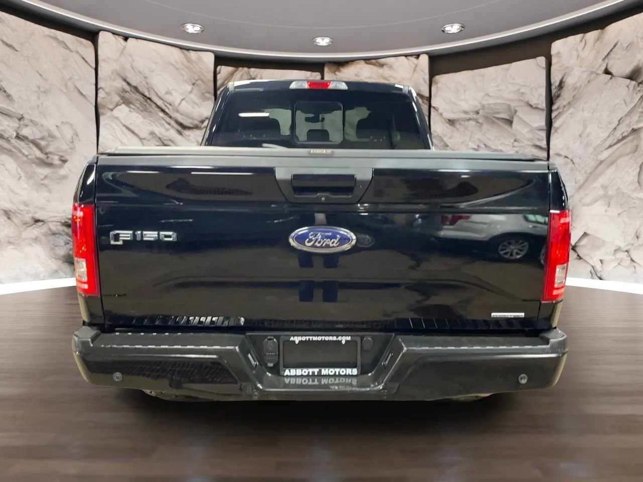 Used 2016 Ford F150 XLT w/ Equipment Group 302A Luxury image 3