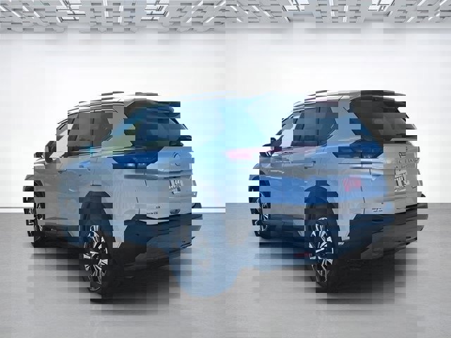 Used 2023 Nissan Rogue SV w/ SV Premium B Package image 6