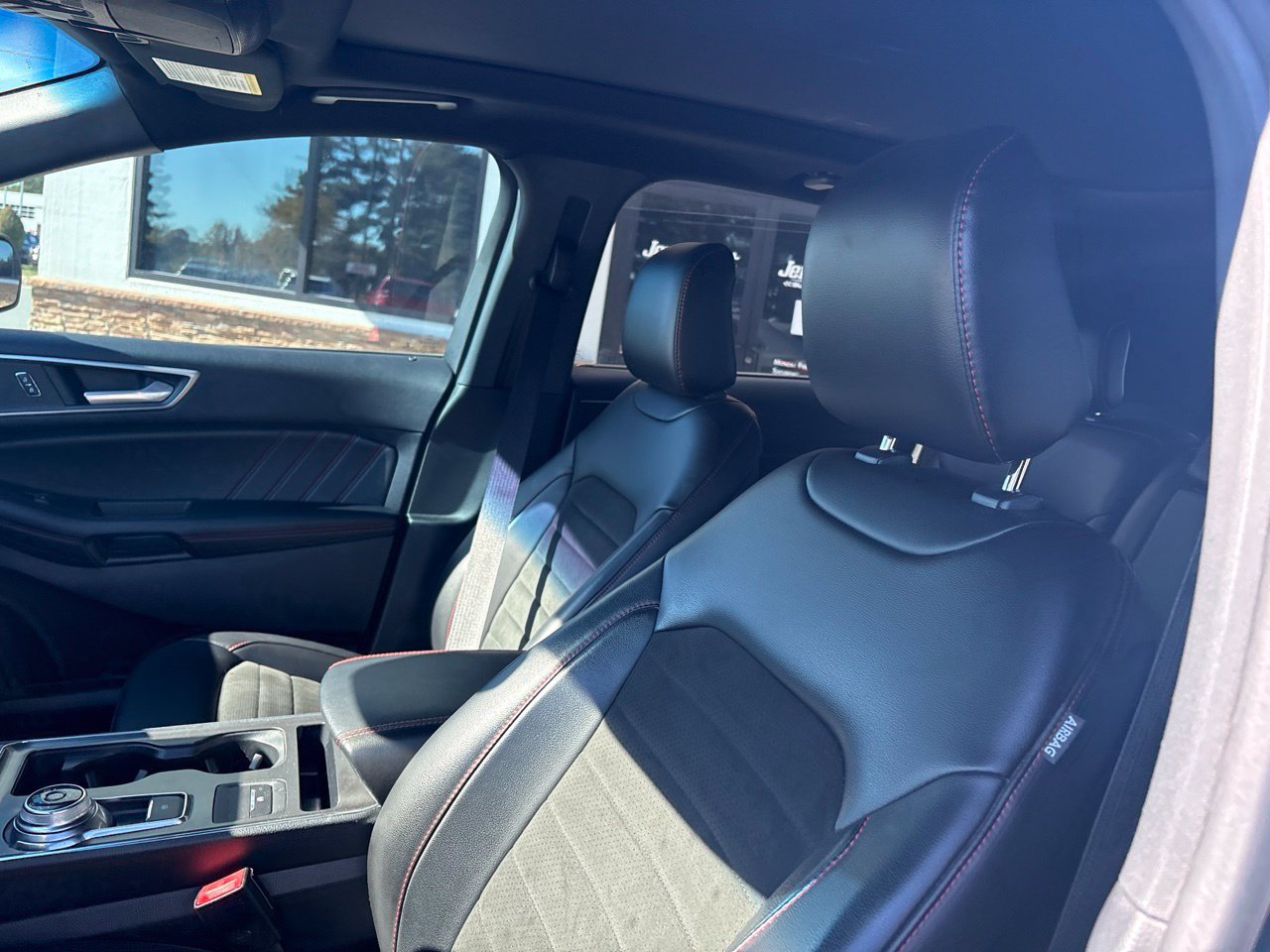 Used 2022 Ford Edge ST-Line AWD/4WD image 3