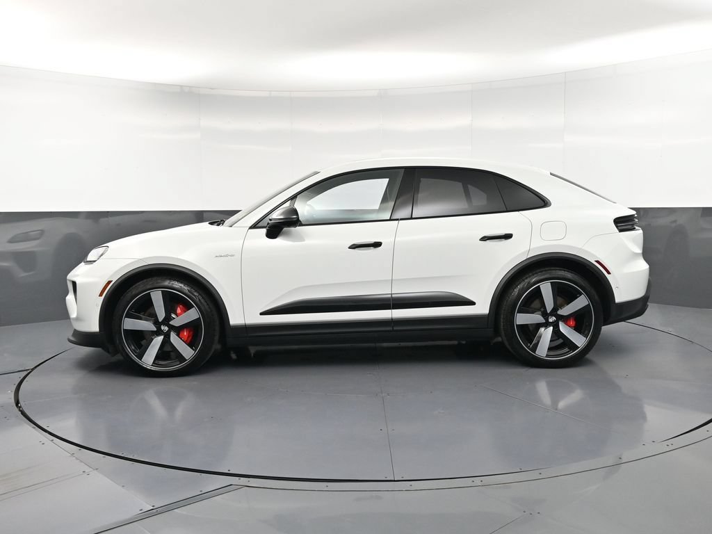 Certified 2025 Porsche Macan 4S Electric AWD/4WD image 2