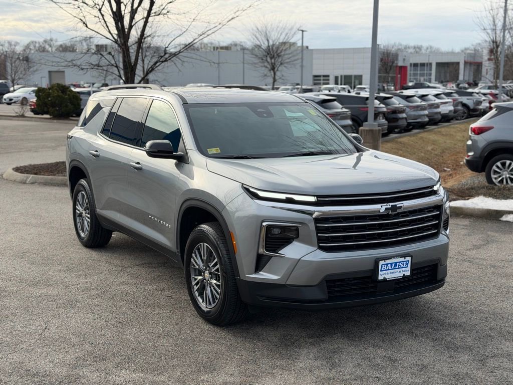 Used 2025 Chevrolet Traverse LT w/ LPO, Floor Liner Package image 3
