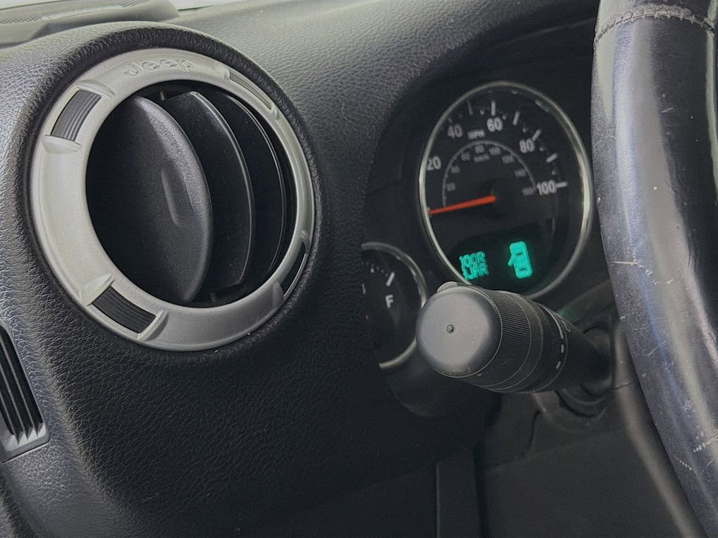 Used 2015 Jeep Wrangler Sahara w/ Connectivity Group image 11