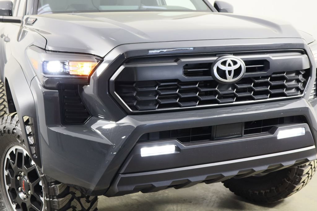 Used 2025 Toyota Tacoma Limited image 44