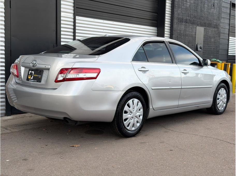 Used 2010 Toyota Camry LE FWD image 10