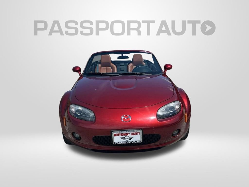 Used 2006 MAZDA MX-5 Miata Grand Touring RWD image 2