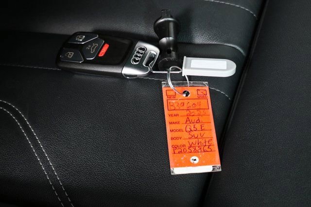 Used 2023 Audi Q5 e Premium Plus w/ Premium Plus Package image 39