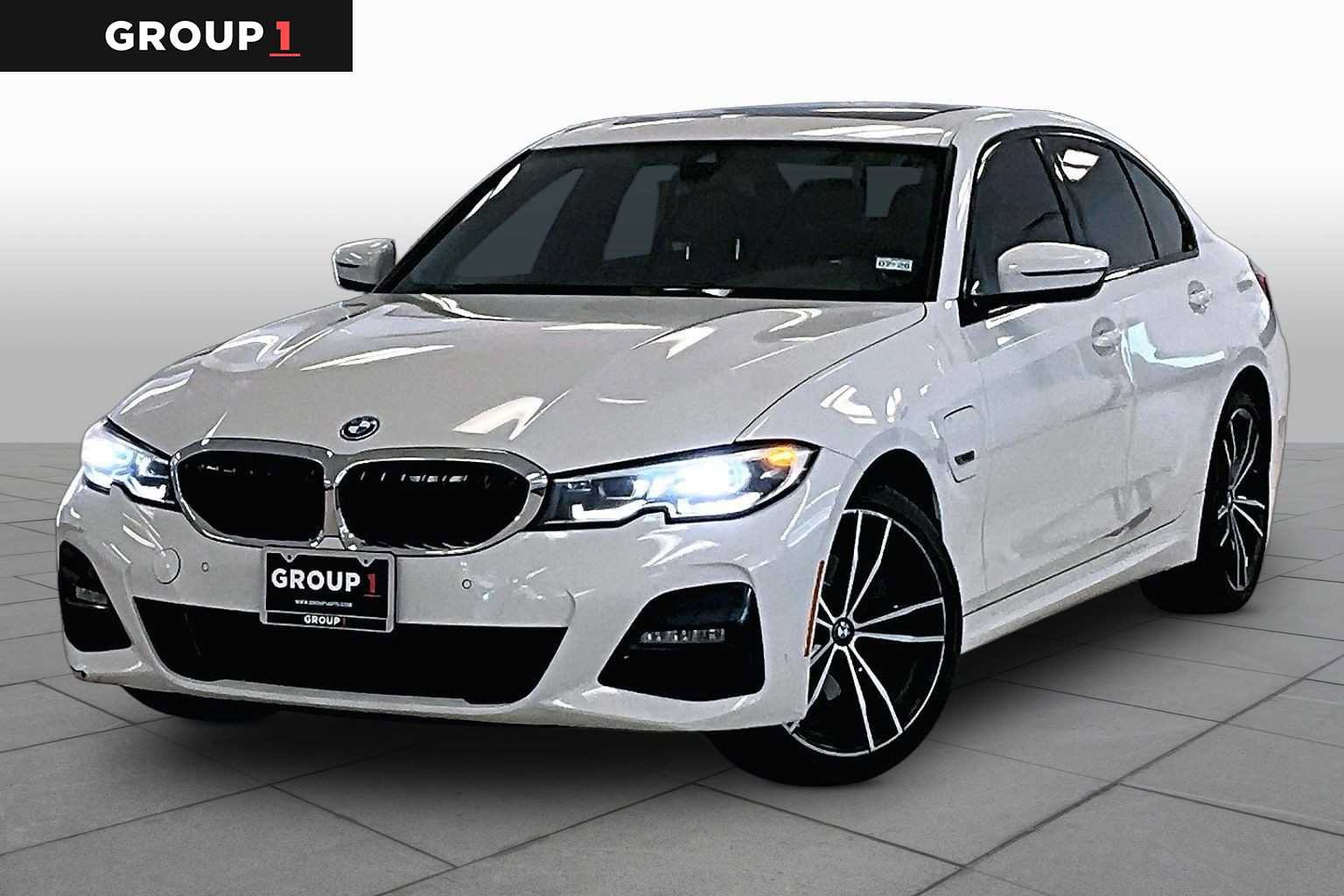 Used 2022 BMW 330e w/ M Sport Package RWD video 1
