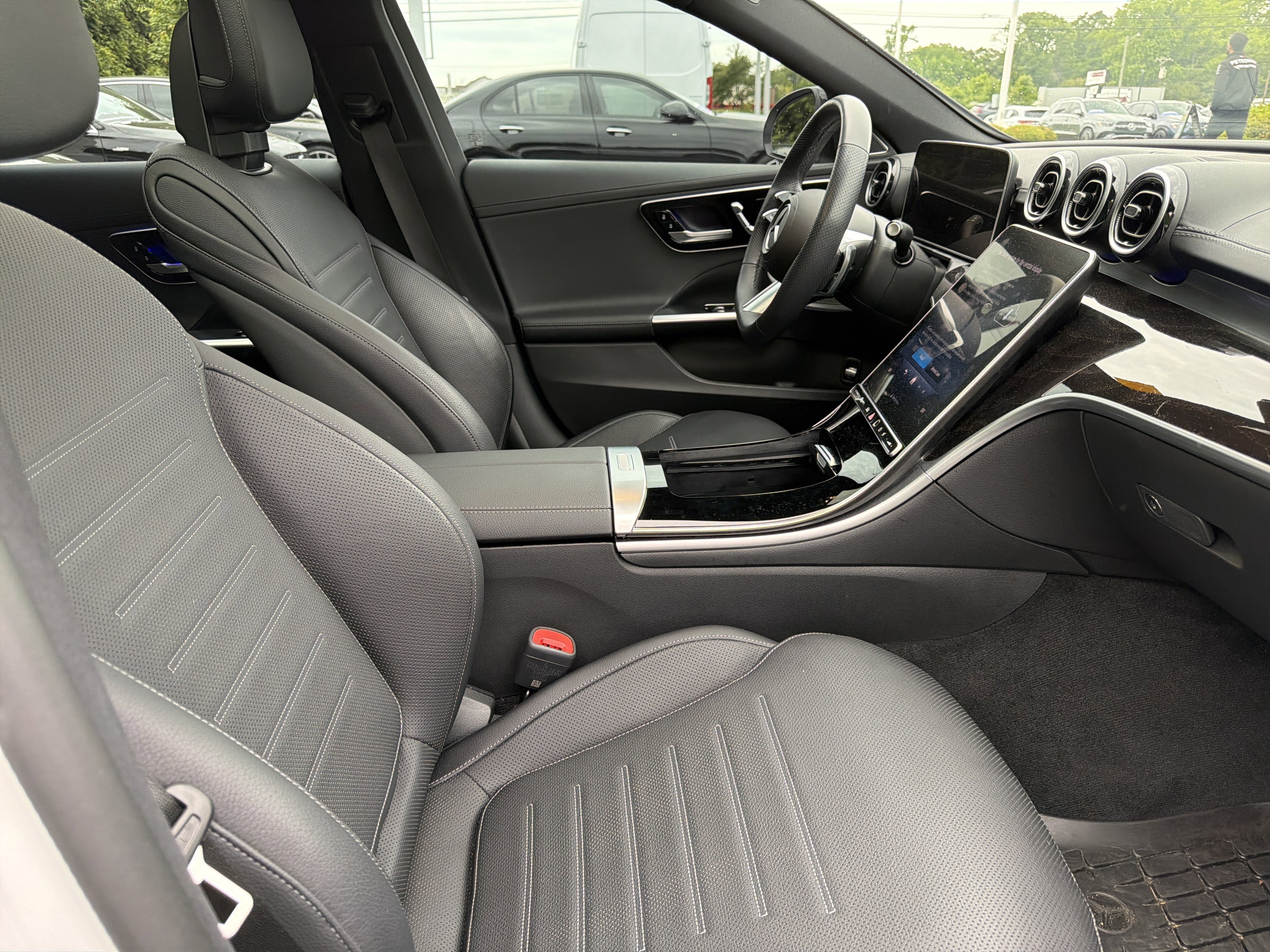 Used 2024 Mercedes-Benz C 300 4MATIC Sedan image 35