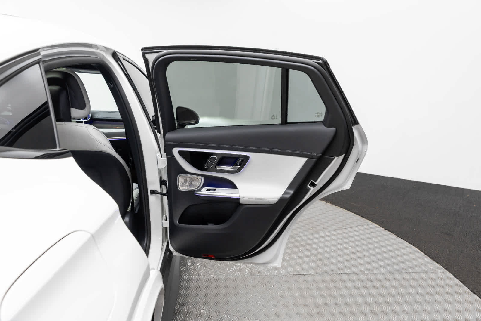 Used 2026 Mercedes-Benz GLC 300 4MATIC image 42