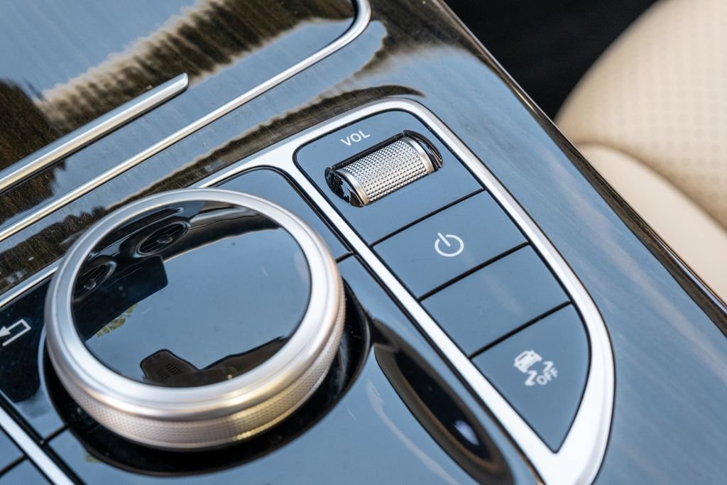 Used 2019 Mercedes-Benz GLC 300 image 24
