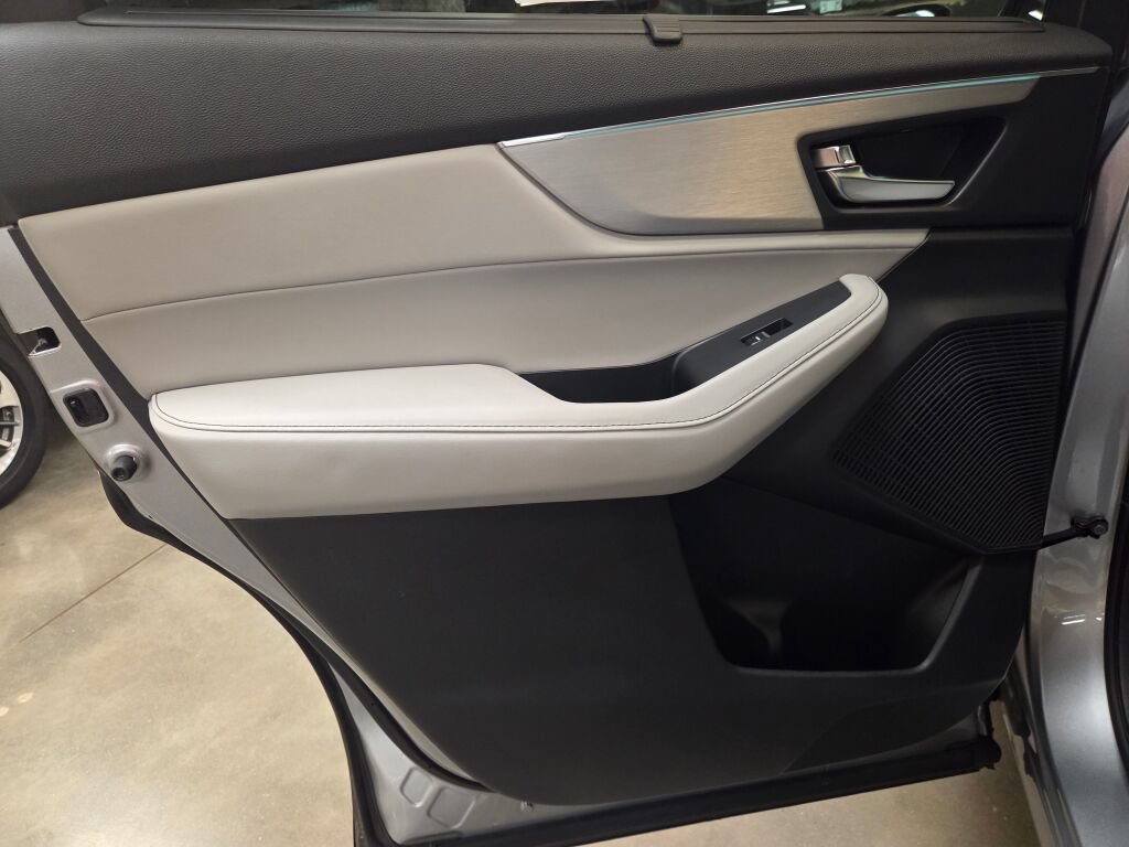 Certified 2023 Acura MDX w/ Technology Package AWD/4WD image 13