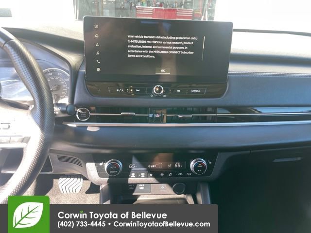 Used 2025 Mitsubishi Outlander SE image 16