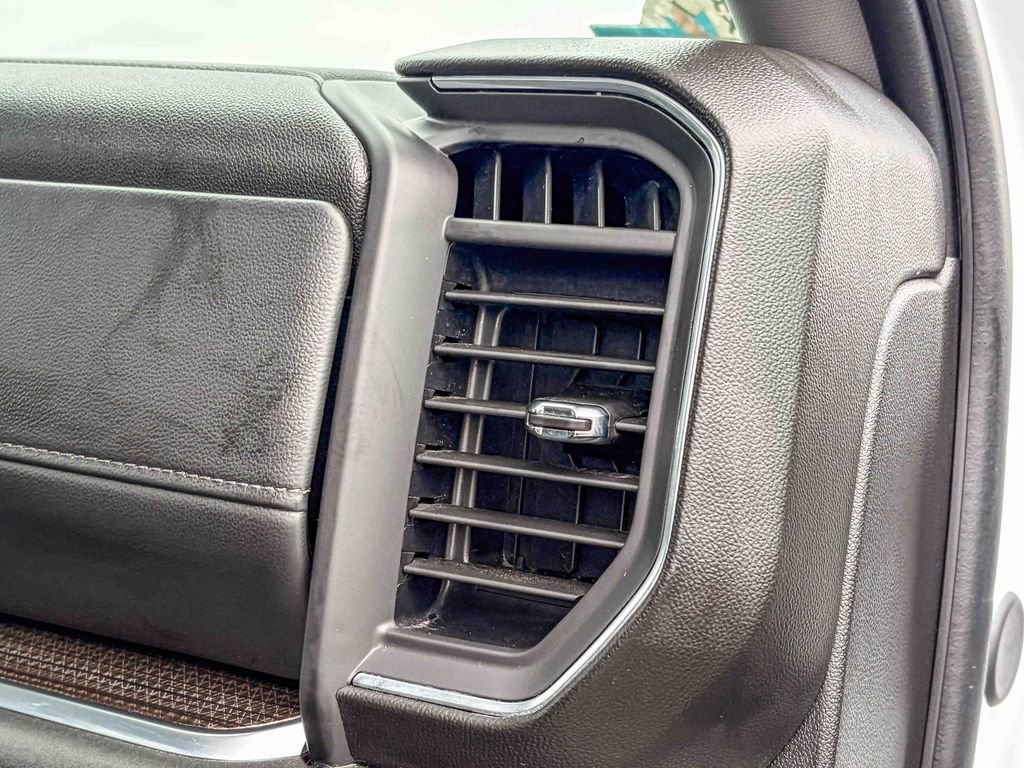 Used 2025 Chevrolet Silverado 2500 LT w/ Convenience Package image 37