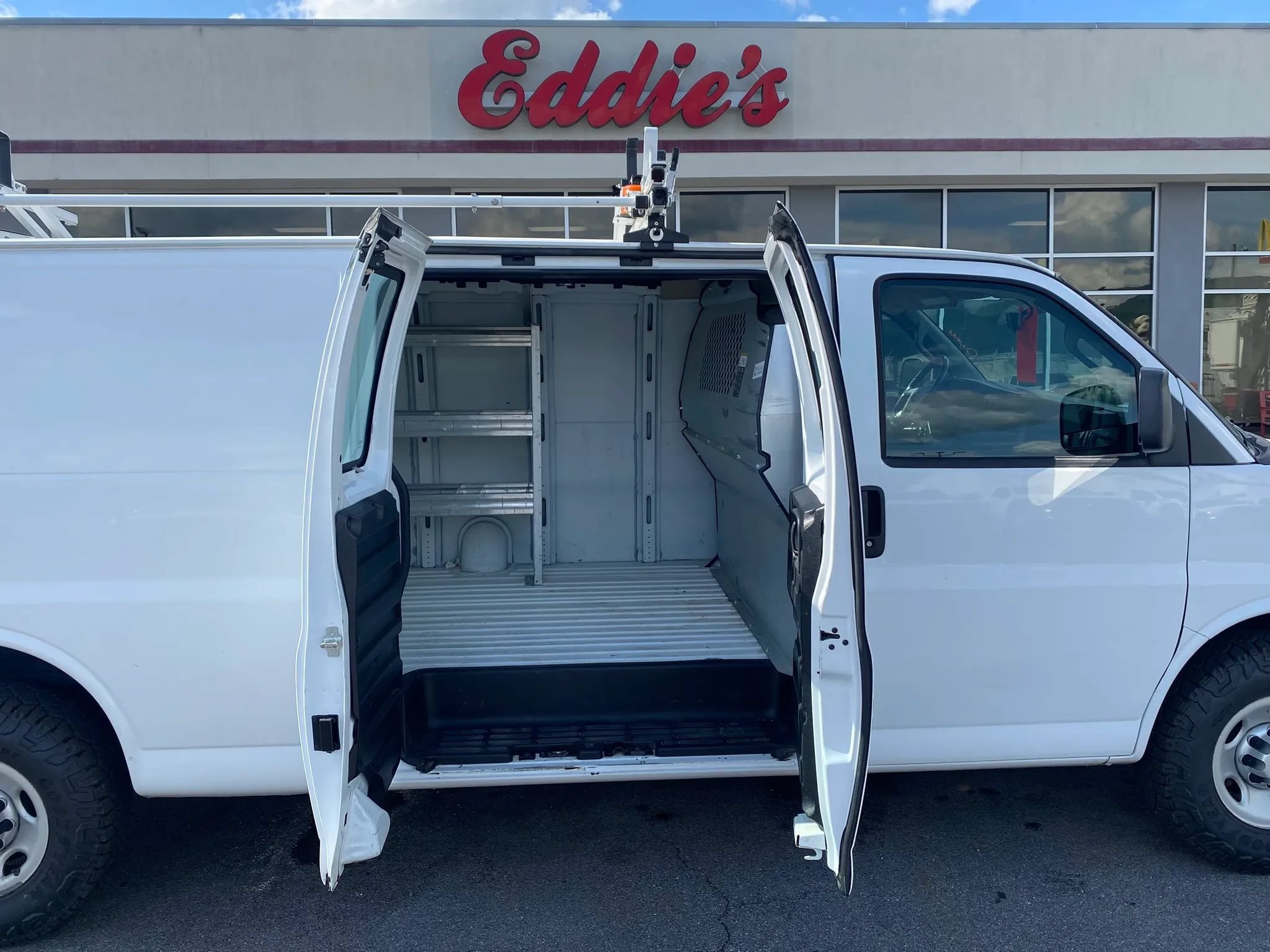 Used 2016 Chevrolet Express 2500 Extended RWD image 20