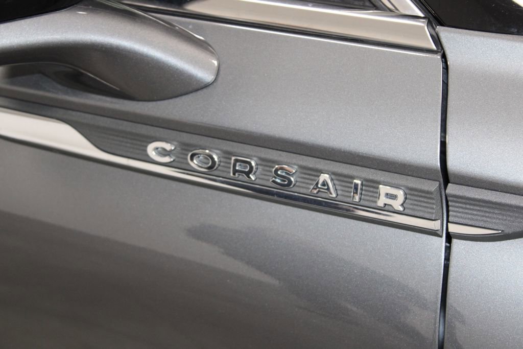 Used 2022 Lincoln Corsair Standard w/ Equipment Group 101A image 11