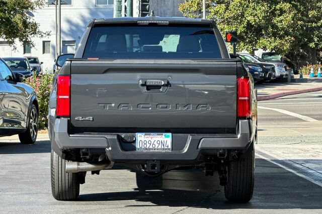 Used 2026 Toyota Tacoma SR5 AWD/4WD image 5