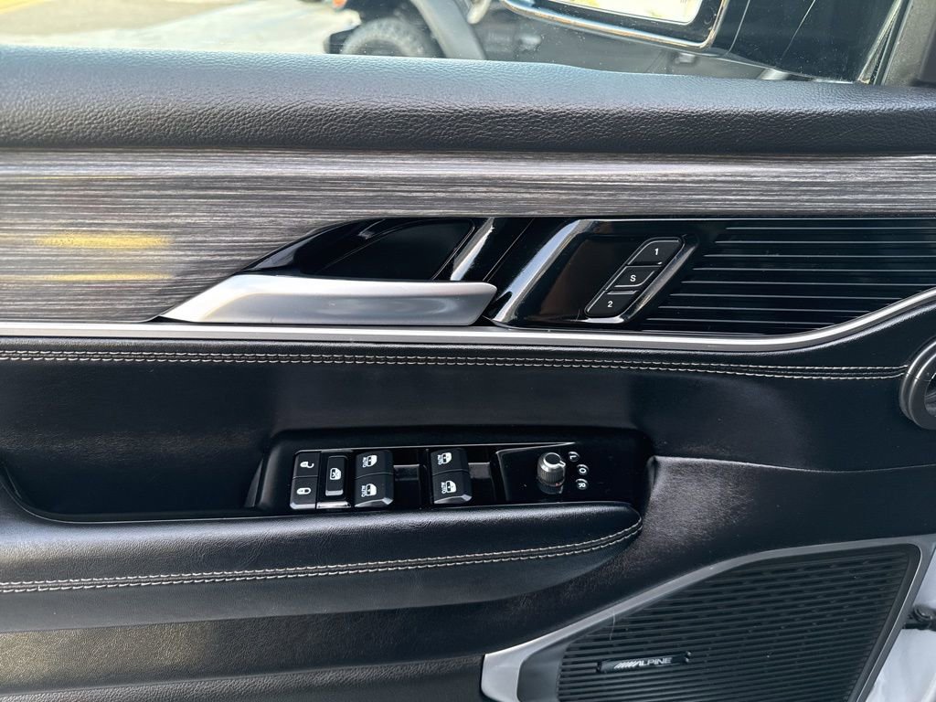 Used 2024 Jeep Wagoneer L Series II w/ Flexible Seating Group image 13