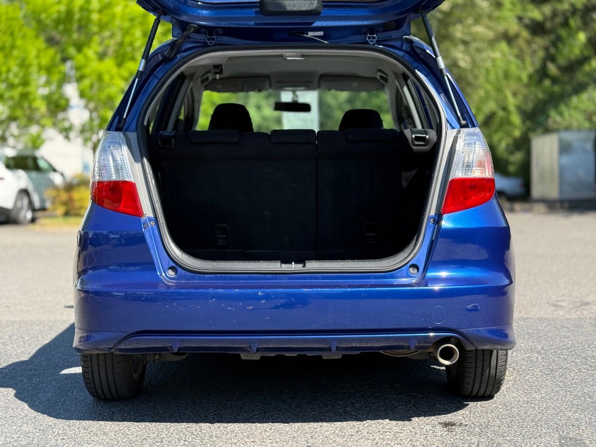 Used 2010 Honda Fit Sport image 25