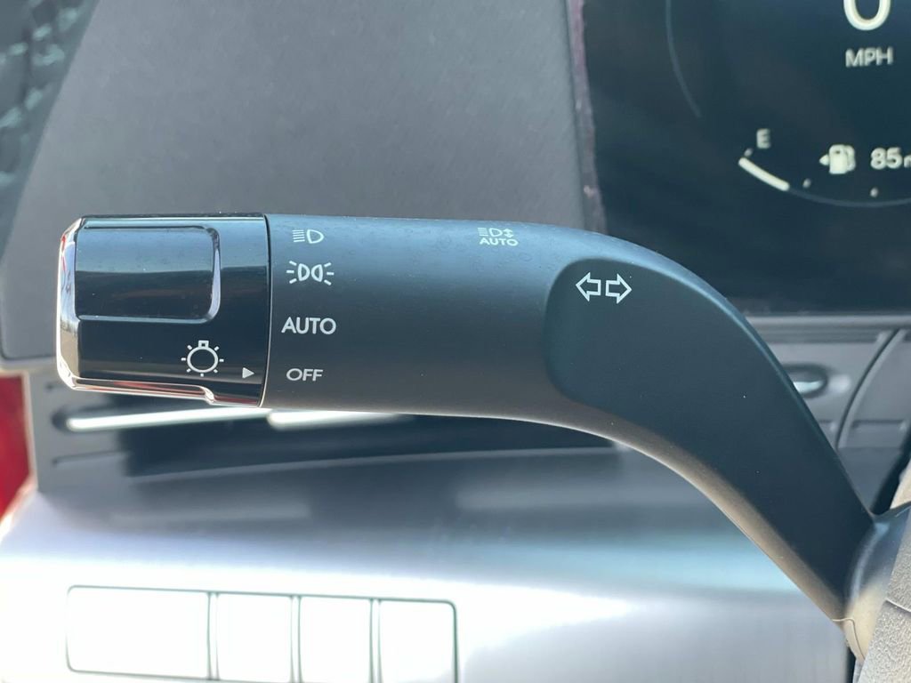 Certified 2025 Hyundai Kona SEL image 18