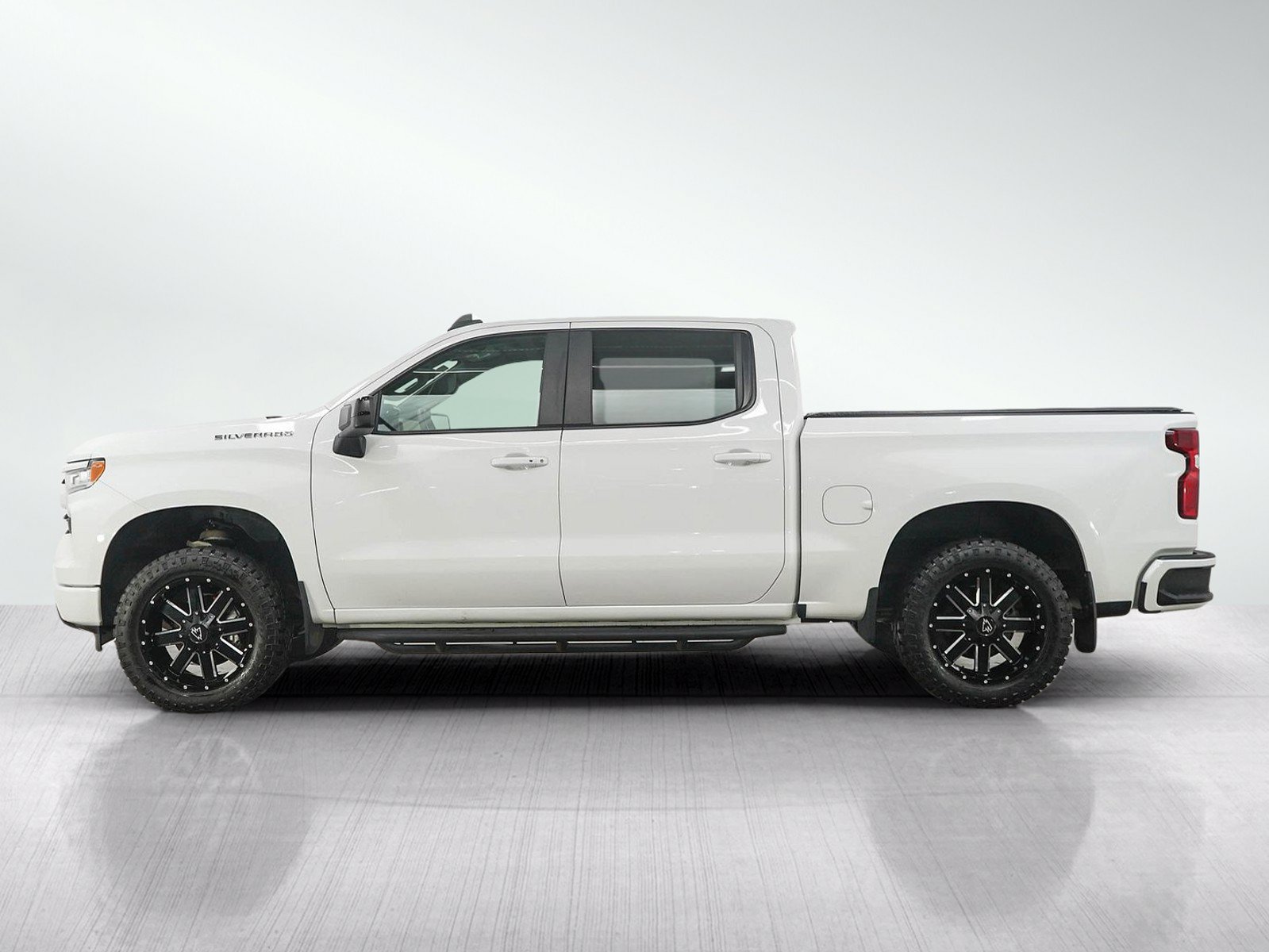 Used 2023 Chevrolet Silverado 1500 RST w/ Convenience Package II AWD/4WD image 2