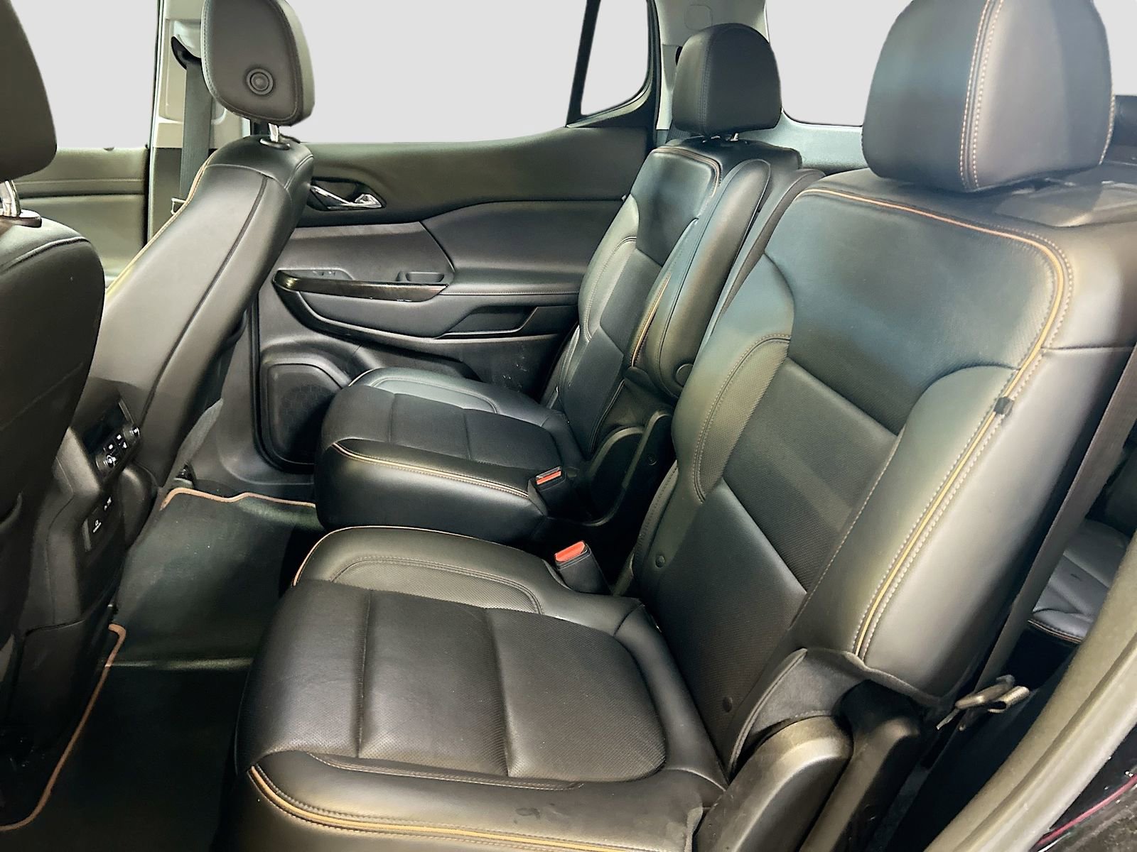 Used 2021 GMC Acadia AT4 w/ Technology Package image 25