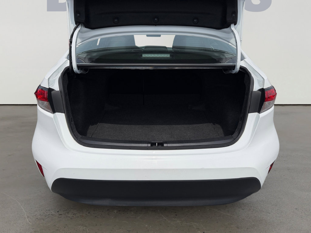 Used 2025 Toyota Corolla LE FWD image 10
