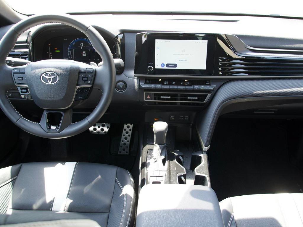 Used 2026 Toyota Camry Hybrid FWD image 11