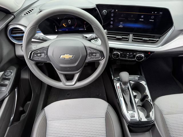 Certified 2025 Chevrolet Trax LT FWD image 14