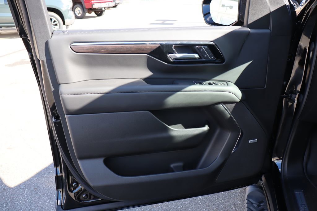 New 2026 Chevrolet Suburban Z71 w/ Z71 Off-Road Package image 10