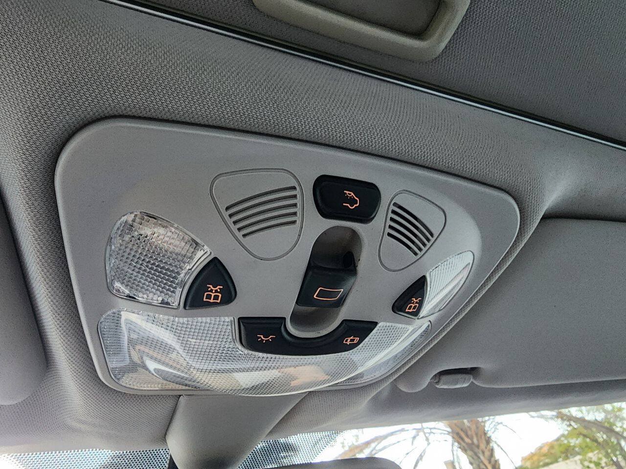 Used 2005 Mercedes-Benz C 230 Sedan image 33