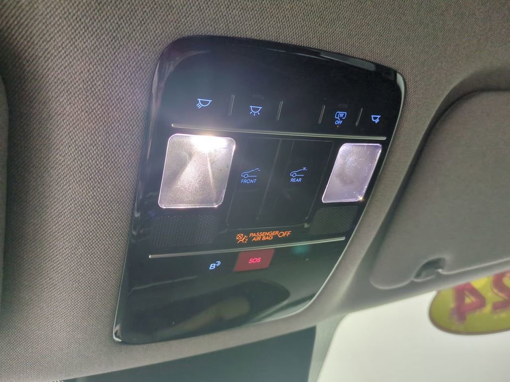 Used 2024 Hyundai Santa Fe Limited image 25