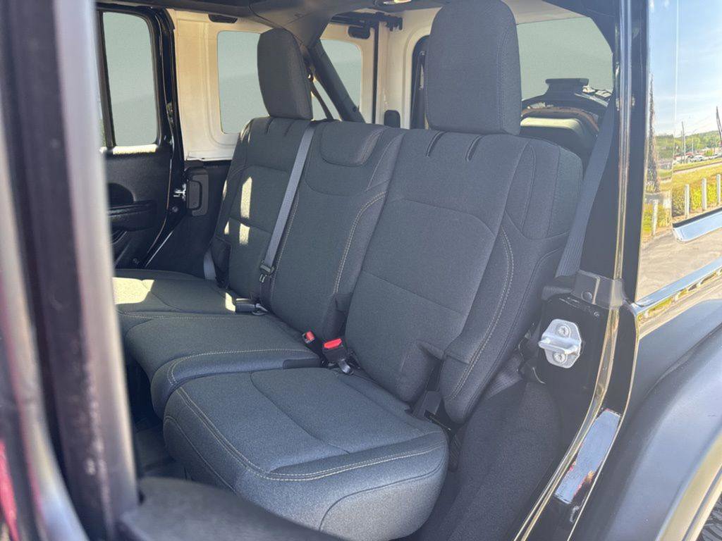 Used 2024 Jeep Wrangler Willys image 11