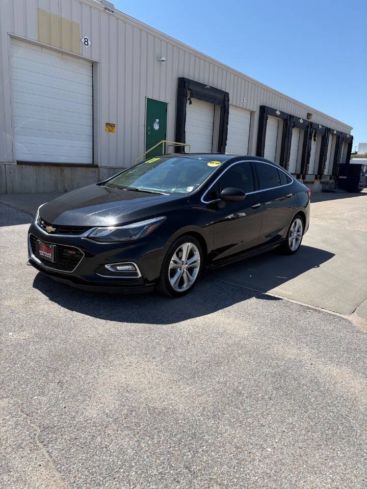 Used 2017 Chevrolet Cruze Premier FWD image 3