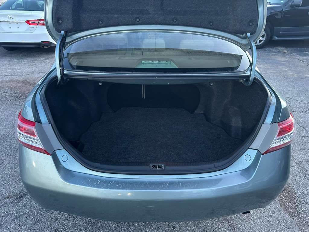 Used 2011 Toyota Camry image 21